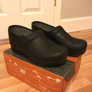 Dansko Professional XP Clogs black oiled size 40